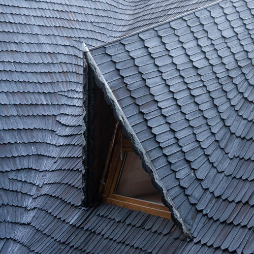 older gray wood shake roof